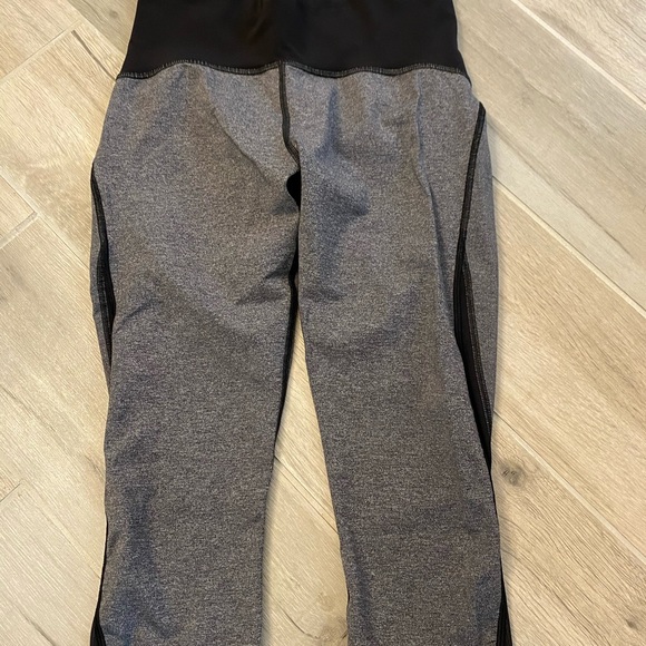 ❗️❗️LAST CHANCE❗️❗️Lululemon train times crop - Picture 3 of 5